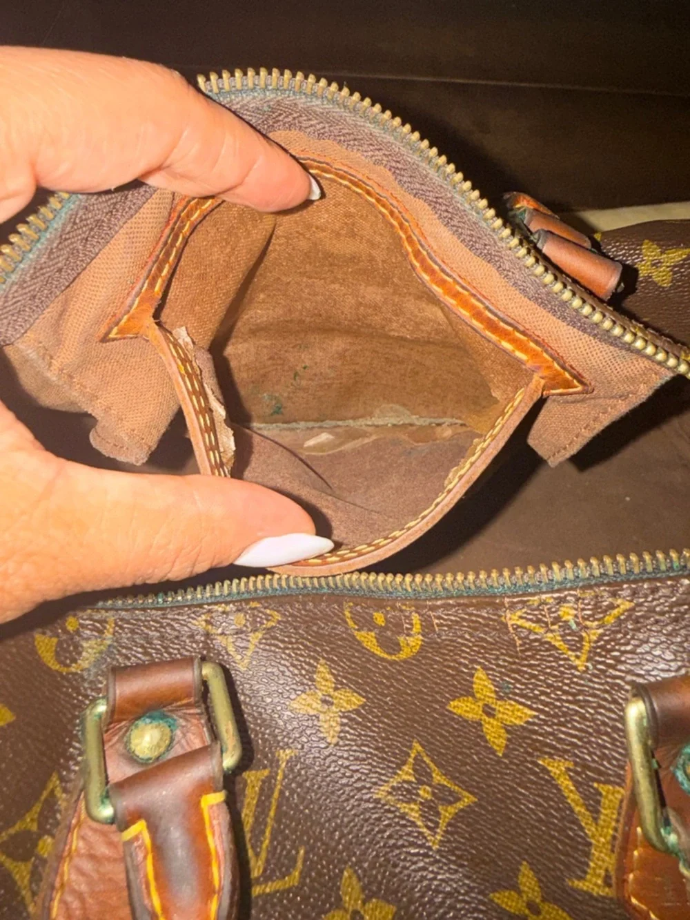 Authentic Louis Vuitton Speedy “35” Brown Monogram Canvas Handbag - Picture 8 of 10